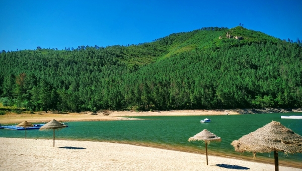 Praia Fluvial de Fernandaires