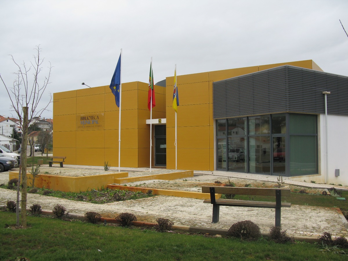 Biblioteca Municipal José Cardoso Pires