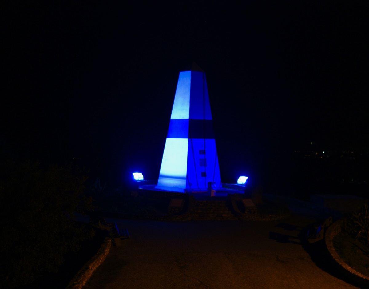 Centro Geodésico de Portugal em azul