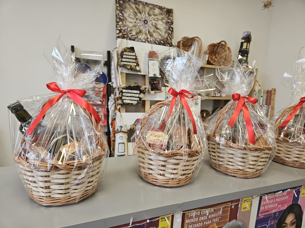 Cabazes de Natal à venda no Posto de Informação
