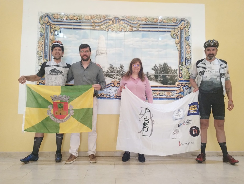 Ciclistas recebidos na Câmara Municipal