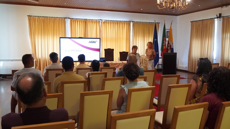 Sessão de Esclarecimento reuniu empresários de Vila de Rei para apresentação de oportunidades de financiamento