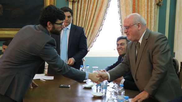 assinatura madeira queimada